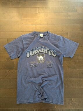 Vintage Toronto Maple leafs NHL Graphic Crewneck T-Shirt - Blue